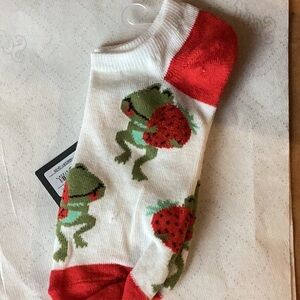 🐸NWT Friendly FROG 🐸 Fun Unisex NWT Socks Closet Must Have🐸